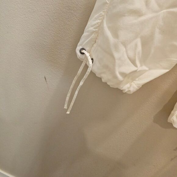 NWT Bebe Off White Cargo Wide Leg Cropped Highrise Pants Size 6 - Picture 4 of 10